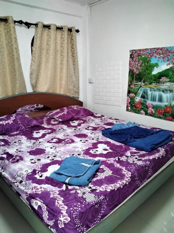 Danee Hostel Бангкок Экстерьер фото